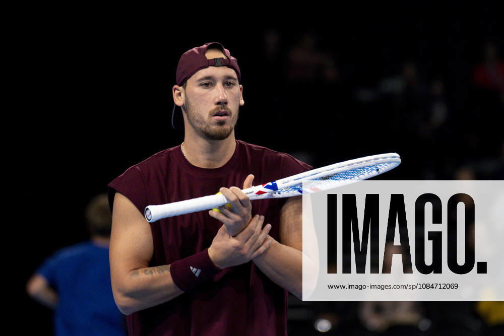 TENNIS : ATP, Tennis Herren 250 - Grand Tennis AURA - Decines (France) 18 10 2026 Kyrian Jacquet (Fra) faces Sascha Gueymard (FRA) during the qualifying tournament of the Auvergne Rhône-Alpes Grand Prix at the LDLC Arena in Décines on October 18, 2026. Photo Sandrine Thesillat PsNewZ