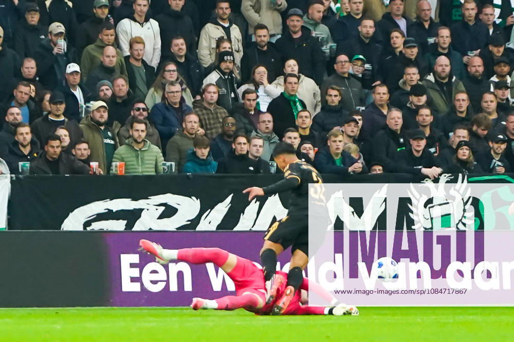 2026-10-18 VriendenLoterij Eredivisie: FC Groningen v AFC Ajax GRONINGEN, NETHERLANDS - OCTOBER 18: Etienne Vaessen of FC Groningen and Marcos Leonardo of AFC Ajax during the VriendenLoterij Eredivisie match between FC Groningen and AFC Ajax at Euroborg on October 18, 2026 in Groningen, Netherlands. Groningen Euroborg Netherlands Content not available for redistribution in The Netherlands directly or indirectly through any third parties.