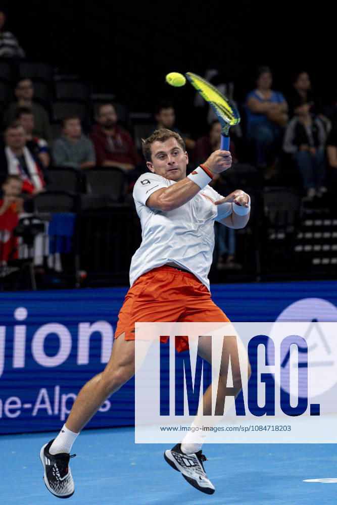 TENNIS : ATP, Tennis Herren 250 - Grand Tennis AURA - Decines (France) 18 10 2026 Valentin ROYER (FRA) vs Clement TABUR (FRA) during the qualifying tournament of the Auvergne Rhône-Alpes Grand Prix at the LDLC Arena in Décines on October 18, 2026. Photo Sandrine Thesillat PsNewZ