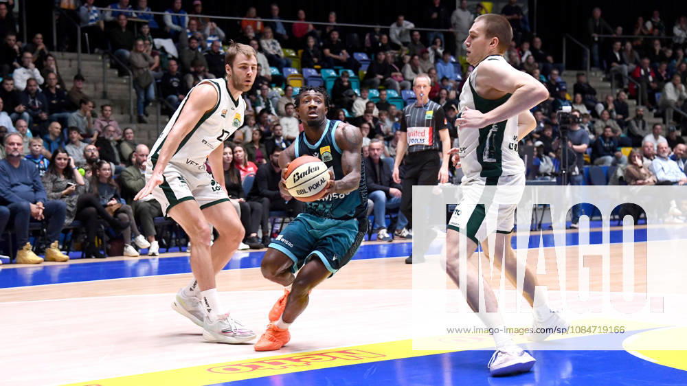 BBL Cup, Frankfurt Skyliners vs. VET Concept Gladiators Trier, featuring Isaiah Swope of the Fraport Skyliners Frankfurt, Moritz Krimmer, Gladiators Trier; Marten Linssen, Gladiators Trier; Head-to-head matchup, Frankfurt am Main