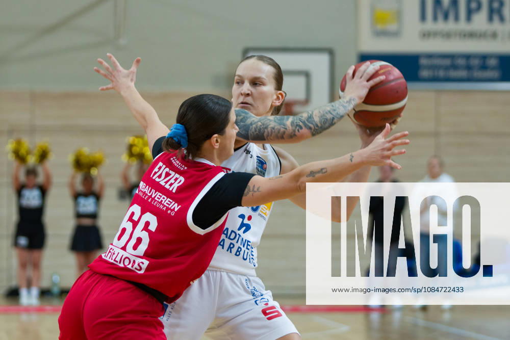 Dominika Fiszer (Lions), 66, Lea Debeljak (Marburg), 20, Halfit Lions vs. BC Marburg Blue Dolphins, Women s Basketball, 1st Bundesliga, DBBL, Matchday 3 of the 2026–27 season, October 18, 2026, SWH Arena, Saxony-Anhalt, Germany