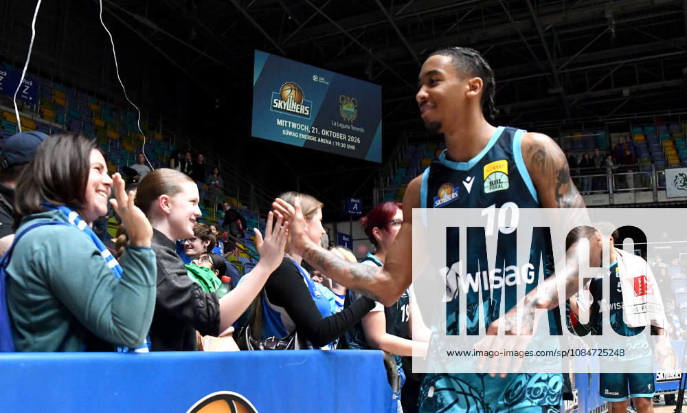 BBL Basketball Cup, Frankfurt Skyliners vs. VET Concept Gladiators Trier; Judah Mintz of the Fraport Skyliners Frankfurt celebrates and cheers the victory with the fans, high-fiving them in Frankfurt am Main