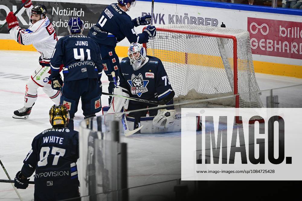 Kassel, Probonio Arena Ice Hockey DEL 2 Playoffs 2026–2027 Season Kassel Huskies vs. EV Landshut Goal to make it 0–1 by Tobias Lindberg Landshut Goaltender Leon Willerscheid 73, Kassel Huskies defeated