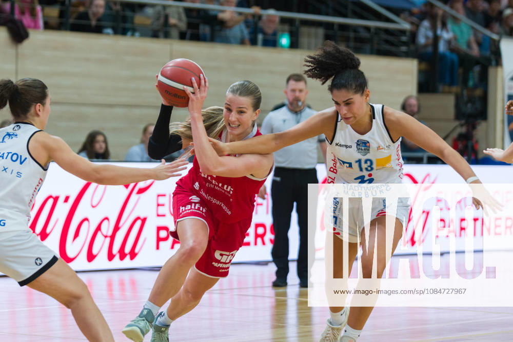 Marianna Byvatov (Marburg), 9, Lee Volker (Lions), 1, Sara Guerreiro (Marburg), 13, halfit Lions vs. BC Marburg Blue Dolphins, Women s Basketball, 1st Bundesliga, DBBL, Matchday 3 of the 2026–27 season, October 18, 2026, SWH Arena, Saxony-Anhalt, Germany