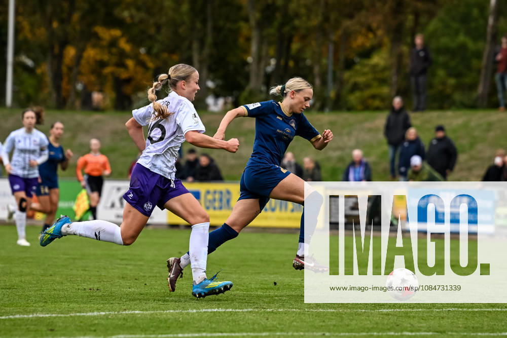 Soccer, Women s Bundesliga 2, 2026–2027, Matchday 9, SG 99 Andernach vs. SGS Essen: Isabel Pfeiffer (21, Andernach) wins the footrace against Lany Mia Bäcker (26, Essen)