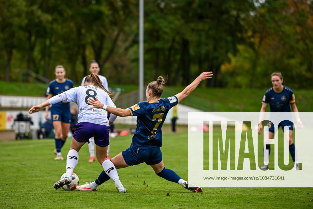 Soccer, Women s Bundesliga 2, 2026–2027, Matchday 9, SG 99 Andernach vs. SGS Essen; Carolin Schraa (7, Andernach) attempts to tackle the ball away from Antonia Baaß (8, Essen)