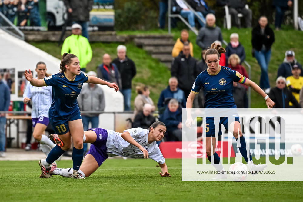 Soccer, Women s Bundesliga 2, 2026–2027, Matchday 9, SG 99 Andernach vs. SGS Essen: Leonie Krump (10, Andernach) and Vanessa Zilligen (15, Andernach) work together to win the ball from Selina Albrecht (19, Essen)