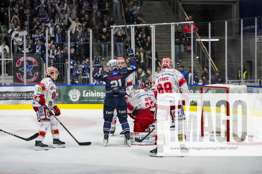 Goal to make it 2–1, GER, Ravensburg Towerstars vs. Eispiraten Crimmitschau, Ice Hockey, DEL2 Regular Season, Matchday 10, 2026–2027 Season, October 18, 2026, GER, Ravensburg Towerstars vs. Eispiraten Crimmitschau, Ice Hockey, DEL2 Regular Season, Matchday 10, 2026–2027 Season, October 18, 2026, Ravensburg