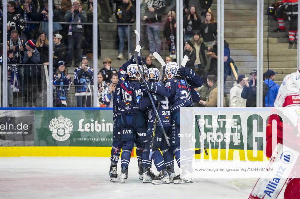 Goal celebration after the 2-1 goal, GER, Ravensburg Towerstars vs. Eispiraten Crimmitschau, ice hockey, DEL2 regular season, Matchday 10, 2026–2027 season, October 18, 2026, GER, Ravensburg Towerstars vs. Eispiraten Crimmitschau, Ice Hockey, DEL2 Regular Season, Matchday 10, 2026–2027 Season, October 18, 2026, Ravensburg
