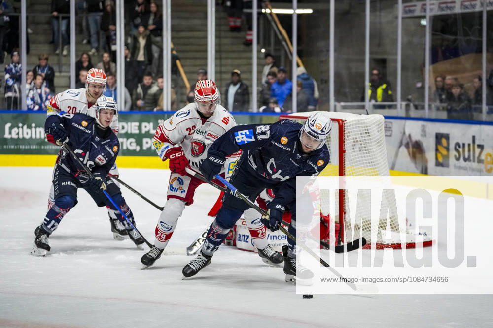 Battle for the Puck: Face-off between Finn Fuchs of the Eispiraten Crimmitschau, 29, and Thomas Reichel of the Ravensburg Towerstars, 27, GER, Ravensburg Towerstars vs. Eispiraten Crimmitschau, Ice Hockey, DEL2 Regular Season, Matchday 10, 2026–2027 Season, October 18, 2026, GER, Ravensburg Towerstars vs. Eispiraten Crimmitschau, Ice Hockey, DEL2 Regular Season, Matchday 10, 2026–2027 Season, October 18, 2026, Ravensburg