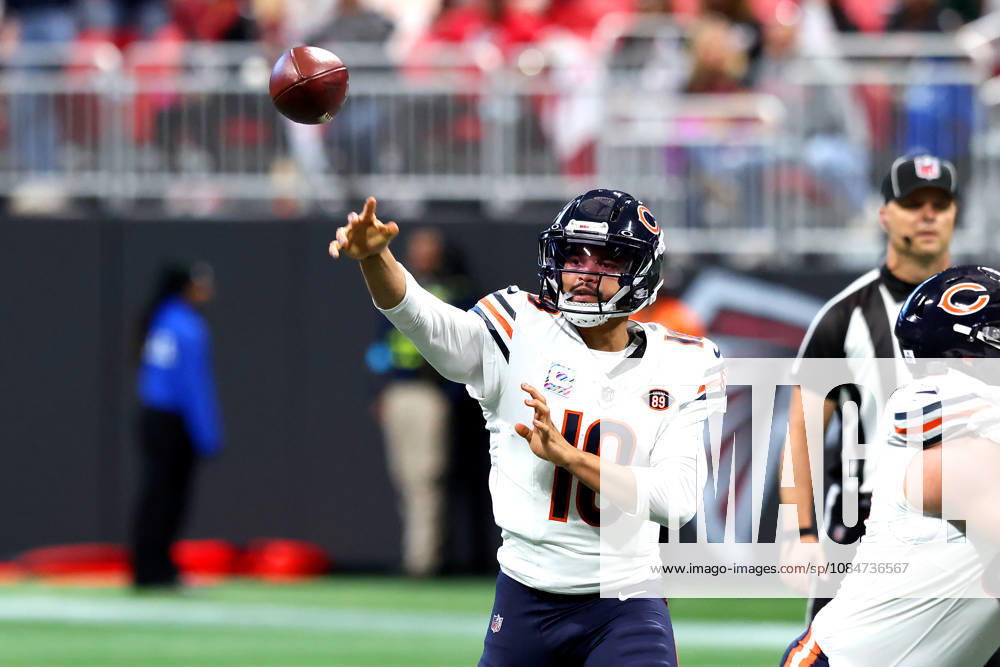 ATLANTA, GA - OCTOBER 18: Caleb Williams (18) of the Chicago Bears passes during the Sunday afternoon NFL, American Football Herren, USA game between the Atlanta Falcons and the Chicago Bears on October 18, 2026 at the Mercedes-Benz Stadium in Atlanta, GA. (Photo by David J. Griffin Icon Sportswire) NFL: OCT 18 Bears at Falcons Icon9532610180066