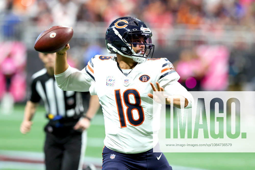 ATLANTA, GA - OCTOBER 18: Caleb Williams (18) of the Chicago Bears drops back to pass during the Sunday afternoon NFL, American Football Herren, USA game between the Atlanta Falcons and the Chicago Bears on October 18, 2026 at the Mercedes-Benz Stadium in Atlanta, GA. (Photo by David J. Griffin Icon Sportswire) NFL: OCT 18 Bears at Falcons Icon9532610180146