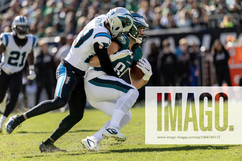 Philadelphia Eagles tight end Dallas Goedert (88) is tackled by Carolina Panthers cornerback Akayleb Evans (29) at the 31 yard line for a first down in the second quarter of NFL, American Football Herren, USA action at Lincoln Financial Field in Philadelphia, Pennsylvania on Sunday, October 18, 2016. PHI20261018010 LAURENCExKESTERSON