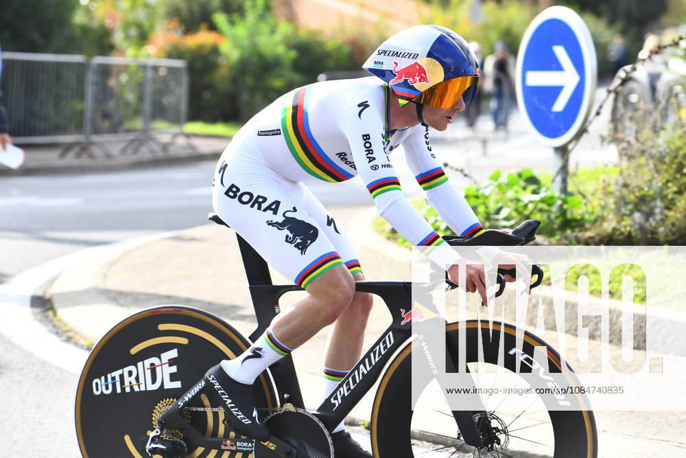 Remco Evenepoel Competes In The Chrono Des Nations Red Bull Bora Hansgrohe rider Remco Evenepoel competes in the Chrono des Nations in Les Herbiers, France, on October 18, 2026. Les Herbiers Pays de La Loire France