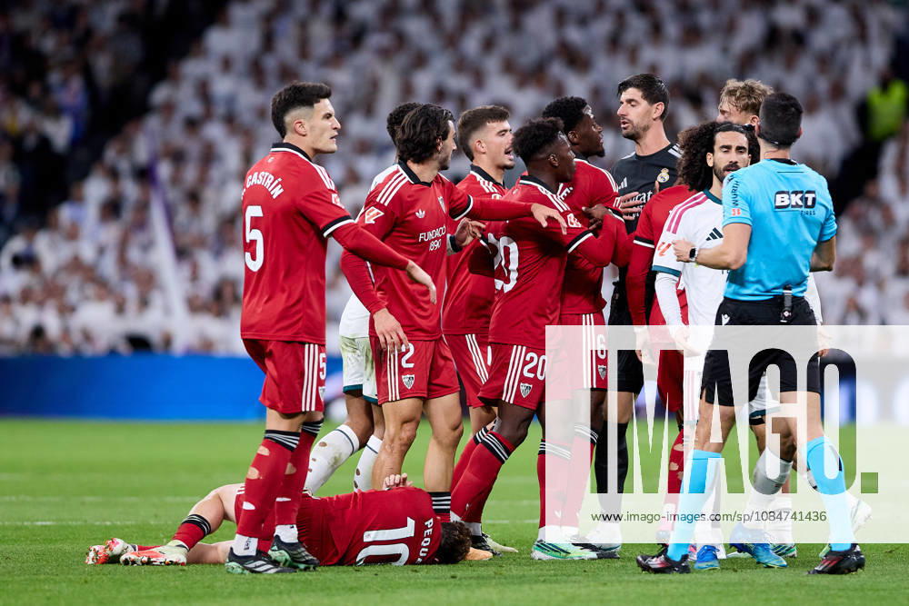 Sevilla FC players during La Liga football match between Real Madrid CF and Sevilla at Santiago Bernabeu Stadium in Madrid, Spain, October 18, 2026 Madrid Spain - ZUMAa206 20261018_zsp_a206_024