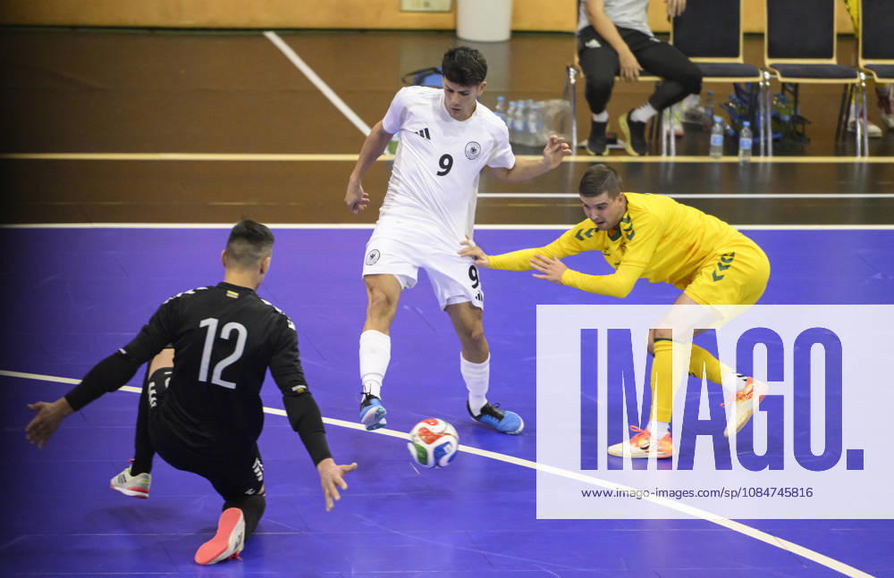 Scoring chance by Tomas Block (GER) against goalkeeper Ernestas Macenis (LIT), action, one-on-one, Futsal World Cup qualifying match: Germany vs. Lithuania 4–2, on October 18, 2026, in Mülheim an der Ruhr, Germany, at the Westenergie Sporthalle