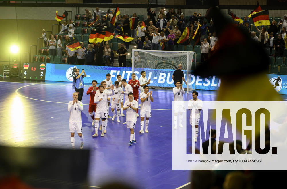 Team Germany celebrates the victory, lap of honor; from left to right: Christopher Wittig (GER), Maximilian Grünberg (GER), Tomas Block (GER), Gabriel Oliveira (GER), Kim Herterich (GER), Matias Block (GER). Futsal World Cup Qualifier: Germany vs. Lithuania, 4–2, on October 18, 2026, in Mülheim an der Ruhr, Germany, at the Westenergie Sporthalle.