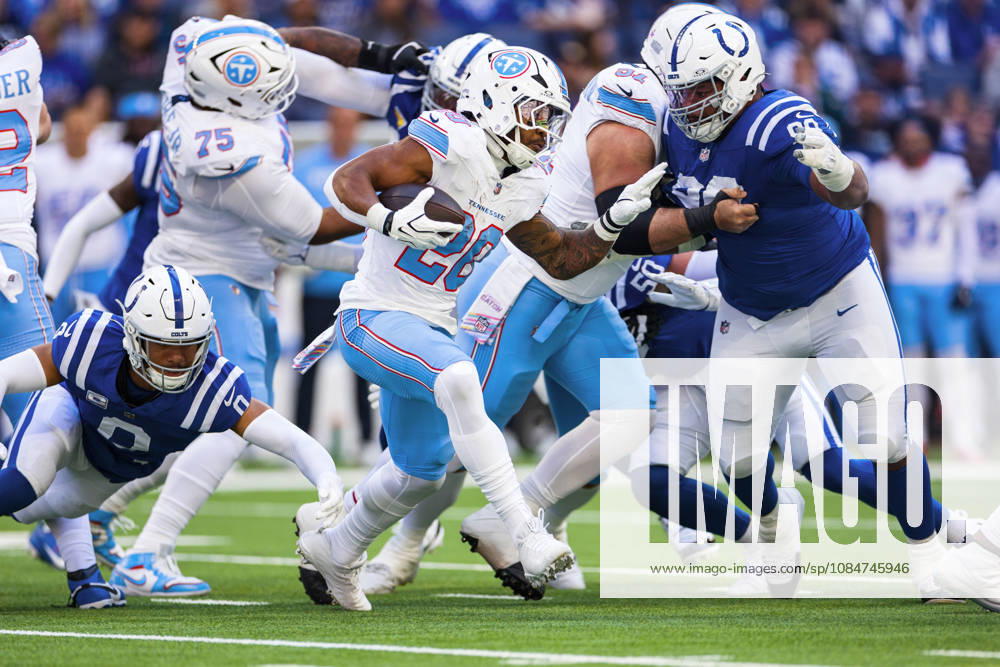 NFL, American Football Herren, USA 2026: Titans Vs Colts OCT 18 Oct 18, 2026; Indianapolis, IN, USA; Tennessee Titans running back Tony Pollard (20) runs with the ball during NFL game action against the Indianapolis Colts at Lucas Oil Stadium. Mandatory Credit: John Mersits-Cal Media (Credit Image: Â John Mersits Cal Sport Media) Indianapolis In USA