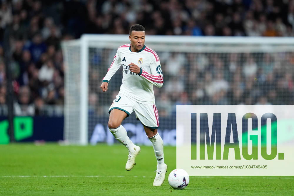 Kylian Mbappe of Real Madrid CF runs with the ball during the Spanish League, LaLiga EA Sports, football match between Real Madrid and Sevilla FC at Bernabeu stadium on October 18, 2026, in Madrid, Spain. Real Madrid V Sevilla FC - LaLiga EA Sports - ZUMAa181 20261018_zaa_a181_427