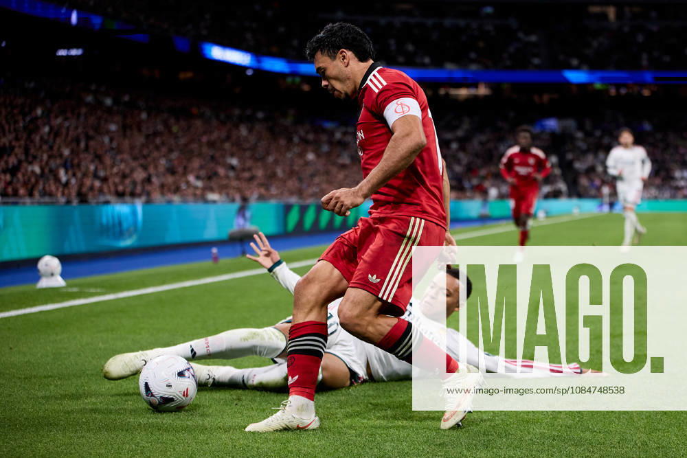 Kylian Mbappe of Real Madrid CF and Gabriel Alonso Suazo of Sevilla FC during La Liga football match between Real Madrid CF and Sevilla at Santiago Bernabeu Stadium in Madrid, Spain, October 18, 2026 Soccer 2026: Real Madrid CF Vs Sevilla - ZUMAa206 20261018_zsp_a206_114