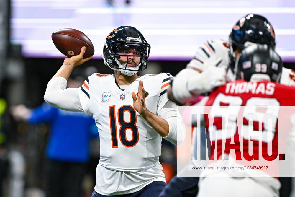 ATLANTA, GA - OCTOBER 18: Chicago quarterback Caleb Williams (18) drops back to pass during the NFL, American Football Herren, USA game between the Chicago Bears and the Atlanta Falcons on October 18th, 2026 at Mercedes-Benz Stadium in Atlanta, GA. (Photo by Rich von Biberstein Icon Sportswire) NFL: OCT 18 Bears at Falcons Icon261018026