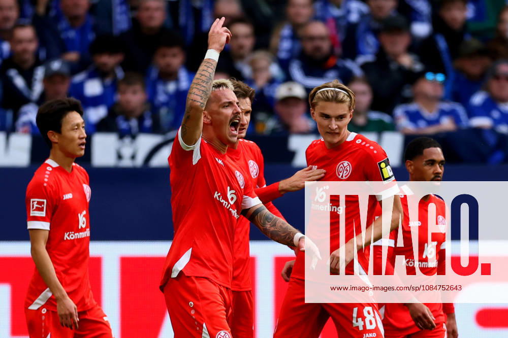 Phillip Tietz of FSV Mainz 05 celebrates after scoring his team s first goal to make it 0-1 during the Bundesliga 2026 27 match between FC Schalke 04 and FSV Mainz 05 at Veltins-Arena on October 17, 2026 in Gelsenkirchen, Germany.