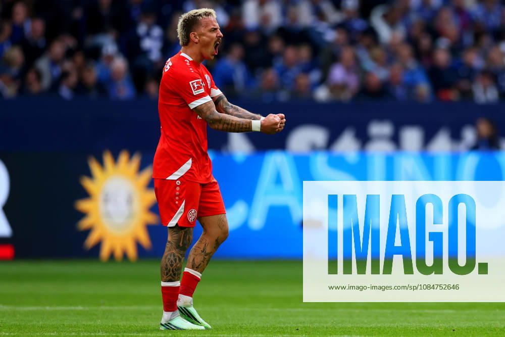 Phillip Tietz of FSV Mainz 05 celebrates after scoring his team s first goal to make it 0-1 during the Bundesliga 2026 27 match between FC Schalke 04 and FSV Mainz 05 at Veltins-Arena on October 17, 2026 in Gelsenkirchen, Germany.