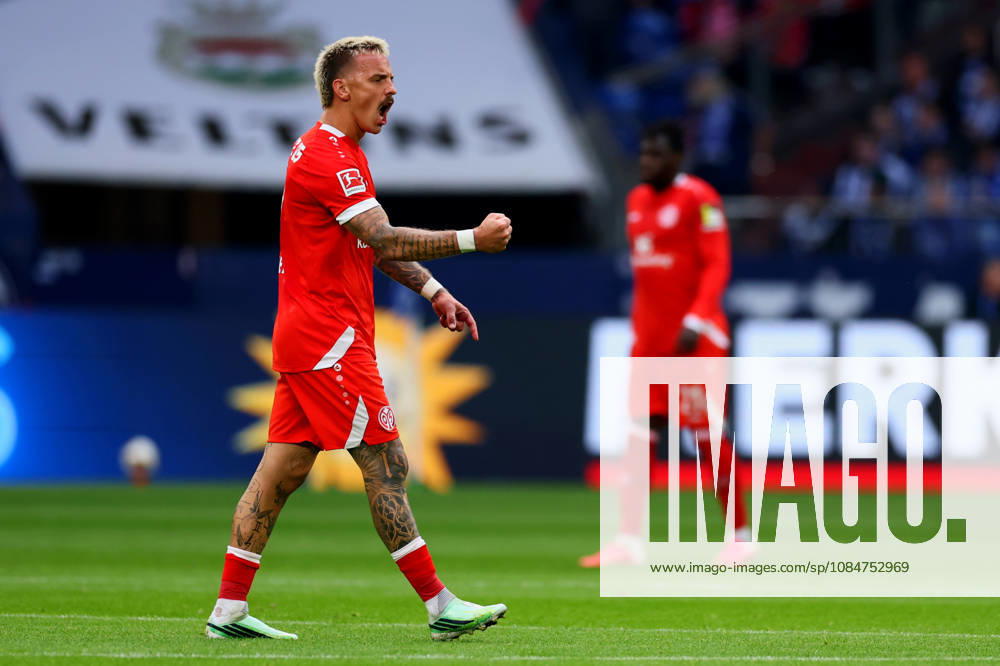 Phillip Tietz of FSV Mainz 05 celebrates after scoring his team s first goal to make it 0-1 during the Bundesliga 2026 27 match between FC Schalke 04 and FSV Mainz 05 at Veltins-Arena on October 17, 2026 in Gelsenkirchen, Germany.