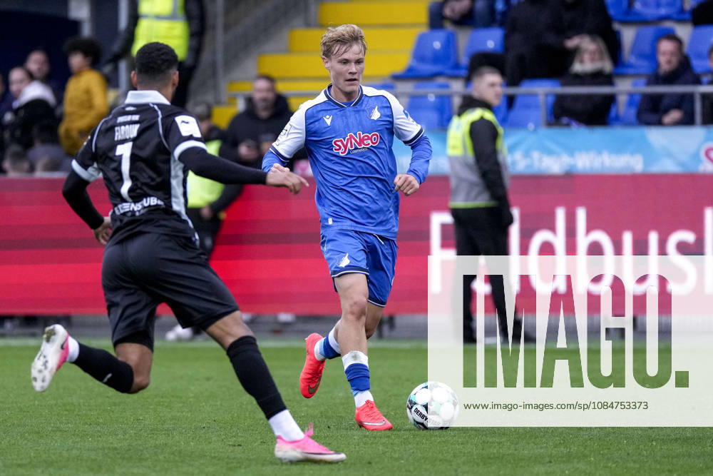 V li Amin Farouk Verl, 7, Krystof Cizek TSG II, 26, tackle, game scene, duel, tackle, tackling, dynamics, action, 10 18 2026, Sinsheim, Germany, soccer, 3rd Division, TSG 1899 Hoffenheim II vs. SC Verl, DFB and DFL regulations prohibit any use of photographs as image sequences and or quasi-video