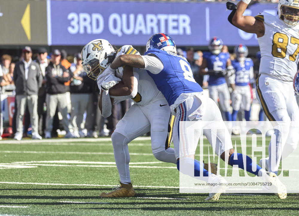 NFL, American Football Herren, USA 2026: Saints Vs Giants SEP 13 New York Giants safety Jevon Holland (8) tackles New Orleans Saints running back Kendre Miller (5) during a NFL game at MetLife Stadium in East Rutherford, New Jersey. Duncan Williams CSM (Credit Image: Duncan Williams Cal Media) East Rutherford New Jersey United States