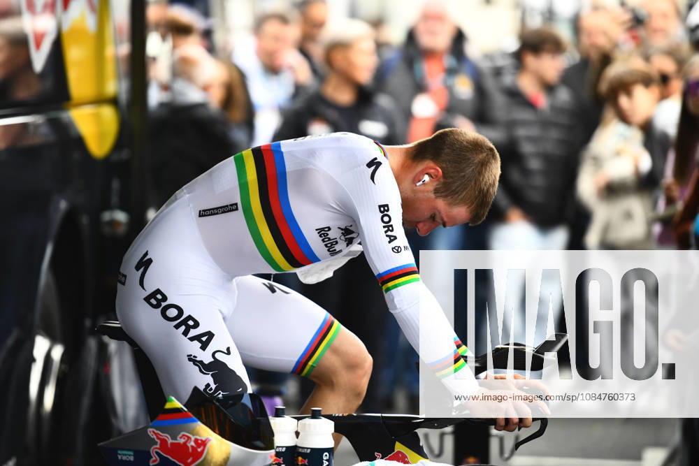 Les Herbiers, Pays De La Loire, France: Red BullÃBoraÃHansgrohes Belgian rider Remco Evenepoel competes in the Chrono des Nations in Les Herbiers, France, on October 18, 2026. Les Herbiers France - ZUMAh284 20261018_znp_h284_010
