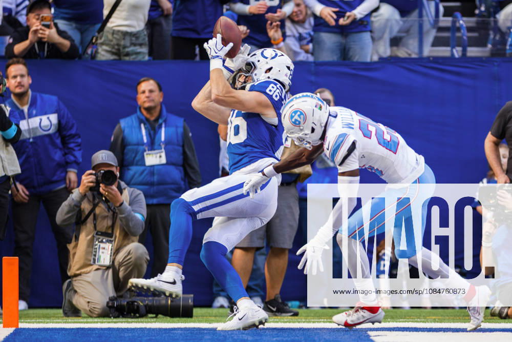 NFL, American Football Herren, USA 2026: Titans Vs Colts OCT 18 Oct 18, 2026; Indianapolis, IN, USA; Indianapolis Colts tight end Will Mallory (86) attempts to catch the ball as Tennessee Titans safety Kevin Winston Jr. (23) defends during NFL game action at Lucas Oil Stadium. Mandatory Credit: John Mersits-Cal Media (Credit Image: Â John Mersits Cal Sport Media) Indianapolis In USA