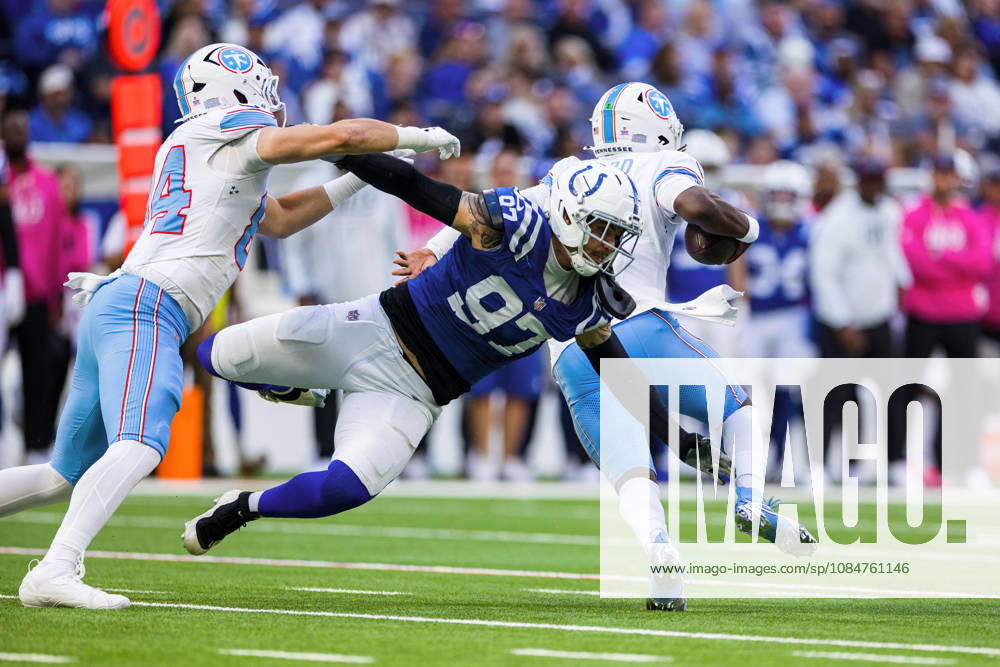 Oct 18, 2026; Indianapolis, IN, USA; Indianapolis Colts defensive end Laiatu Latu (97) pressures Tennessee Titans quarterback Cam Ward (1) during NFL, American Football Herren, USA game action at Lucas Oil Stadium. Mandatory Credit: -Cal Media Indianapolis USA - ZUMAc04_ 20261018_zma_c04_285