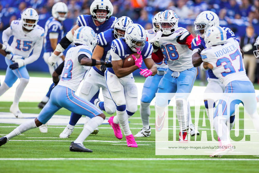 Oct 18, 2026; Indianapolis, IN, USA; Indianapolis Colts running back Jonathan Taylor (28) runs with the ball during NFL, American Football Herren, USA game action against the Tennessee Titans at Lucas Oil Stadium. Mandatory Credit: -Cal Media Indianapolis USA - ZUMAc04_ 20261018_zma_c04_337