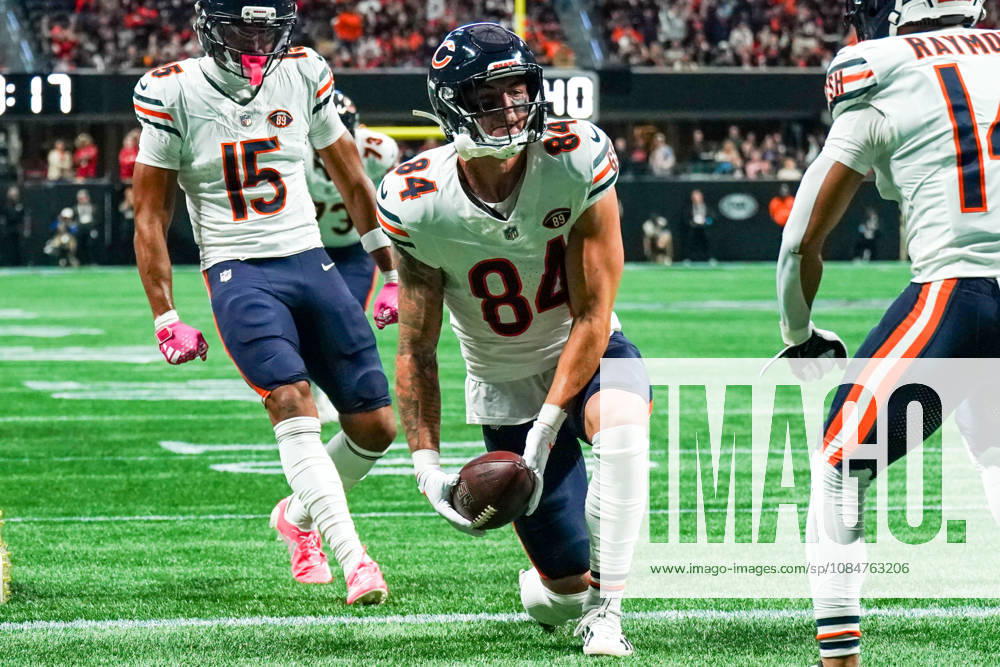 Chicago Bears tight end Colston Loveland (84) scores a touchdown during the game against the Atlanta Falcons at Mercedes-Benz Stadium. NFL, American Football Herren, USA Chicago Beras At Atlanta Falcons - ZUMAw109 20261018_fap_w109_001