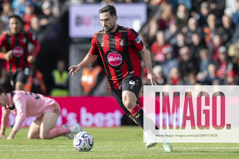 AFC Bournemouth v Sunderland, Premier League Lewis Cook of Bournemouth during the AFC Bournemouth v Sunderland Premier League match at Vitality Stadium, Bournemouth, England on 18 October 2026 Credit: Andy Thomas Every Second Media Editorial use only. All images are copyright Every Second Media Limited. No images may be reproduced without prior permission. All rights reserved. Premier League and Football League images are subject to licensing agreements with Football DataCo Limited. see https: www.football-dataco.com