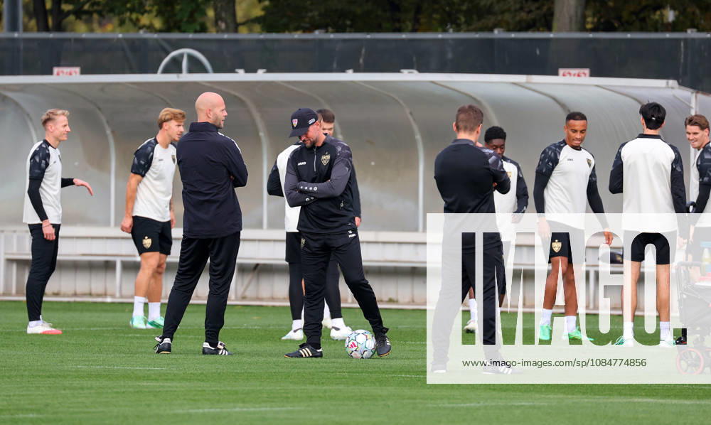 Stuttgart, Soccer, UEFA Champions League, 2026–2027 season, VfB Stuttgart practice, VfB coach Sebastian Hoeneß