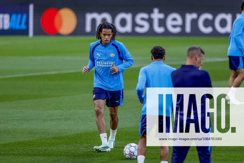 , Estadio do Dragao , season 2026 2027 , UEFA Champions League football , press conference, PK, Pressekonferenz PSV , Picture shows PSV Player Shuyjano Cornecion Press conference and training PSV x208823155x