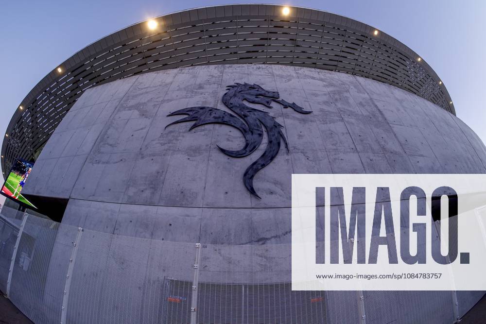 , Estadio do Dragao , season 2026 2027 , UEFA Champions League football , Picture shows outside view Estadio do Dragao press conference, PK, Pressekonferenz and training PSV x208826504x