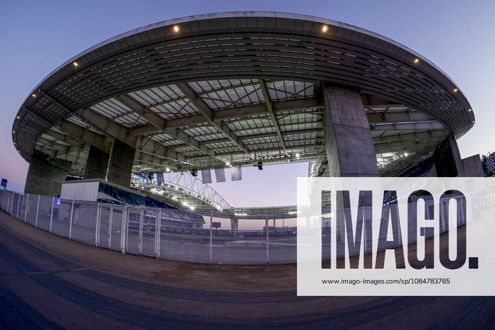 , Estadio do Dragao , season 2026 2027 , UEFA Champions League football , Picture shows outside view Estadio do Dragao press conference, PK, Pressekonferenz and training PSV x208826514x