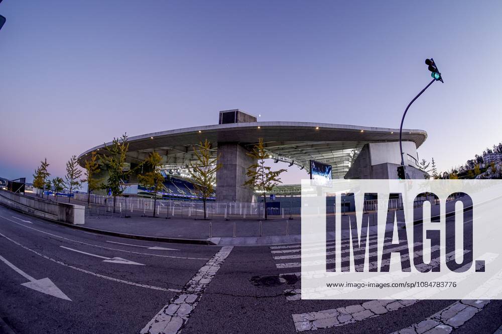 , Estadio do Dragao , season 2026 2027 , UEFA Champions League football , Picture shows outside view Estadio do Dragao press conference, PK, Pressekonferenz and training PSV x208826519x