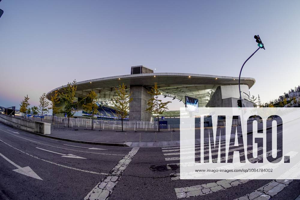 , Estadio do Dragao , season 2026 2027 , UEFA Champions League football , press conference, PK, Pressekonferenz PSV , Picture shows outside view Estadio do Dragao Press conference and training PSV x208826917x
