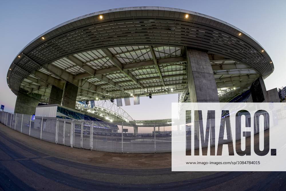 , Estadio do Dragao , season 2026 2027 , UEFA Champions League football , press conference, PK, Pressekonferenz PSV , Picture shows outside view Estadio do Dragao Press conference and training PSV x208826924x