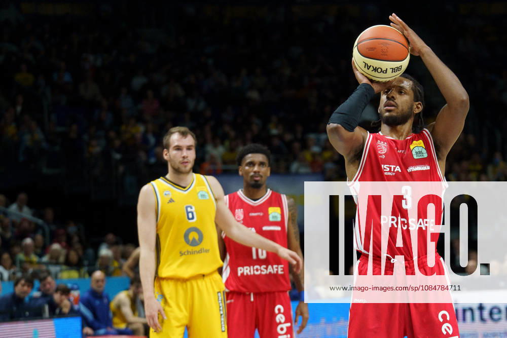 Pictured: Jordan Wright, BMA365 Bamberg Baskets, 3, free throw 19 10 2026, Alba Berlin vs. BMA365 Bamberg Baskets, BBL Cup Round of 16, basketball, 2026–27 season, Uber Arena