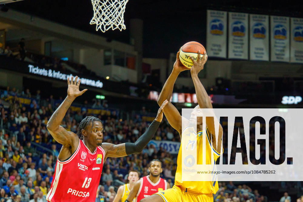 Pictured: Dunk by Sima, 77, Alba Berlin, October 19, 2026; Alba Berlin vs. Bamberg Baskets (BMA365), BBL Cup Round of 16, Basketball, 2026–27 Season, Uber Arena