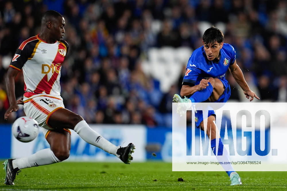 Ramon Terrats of Getafe CF shoots during the Spanish League, LaLiga EA Sports, football match between Getafe CF and Rayo Vallecano at Coliseum de Getafe stadium on October 19, 2026, in Getafe, Spain. Getafe CF V Rayo Vallecano - LaLiga EA Sports - ZUMAa181 20261019_zaa_a181_022