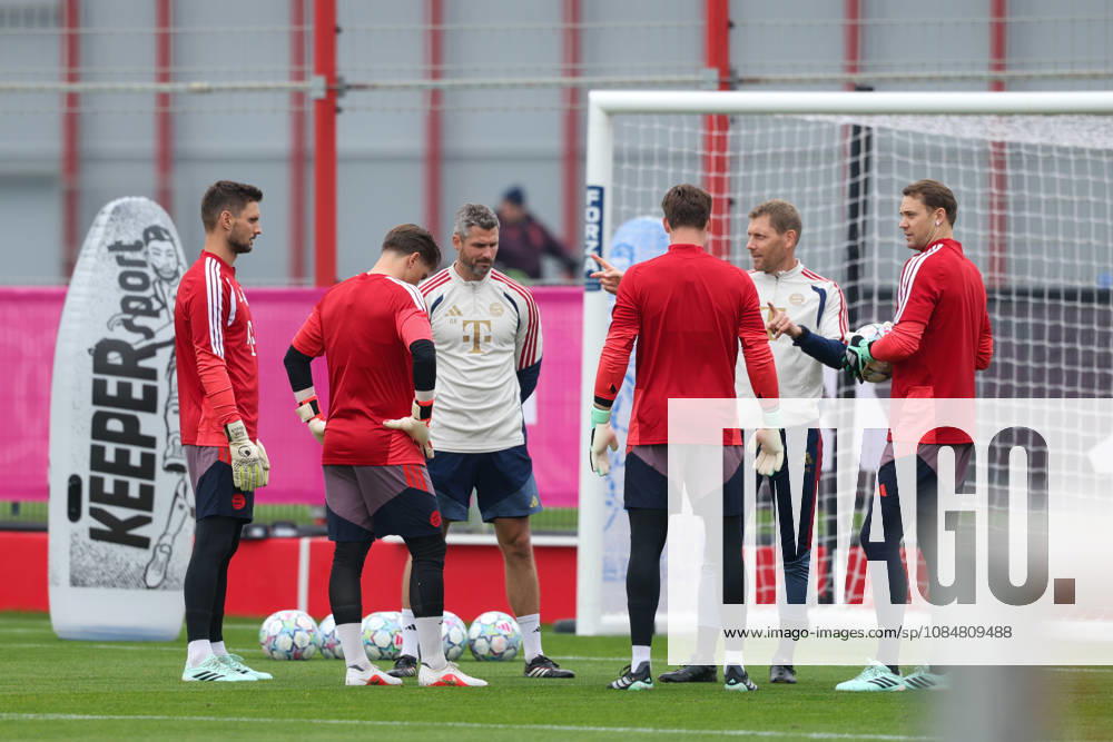The goalkeepers at practice: Sven Ulreich, FC Bayern Munich, 26; Jonas Urbig, FC Bayern Munich, 40; Manuel Neuer, FC Bayern Munich, 01, Michael Rechner, FC Bayern Munich, goalkeeper coach, GER, final training session, FC Bayern Munich, soccer, UEFA Champions League, Matchday 3, group stage, 2026–2027 season, October 20, 2026, GER, final training session, FC Bayern Munich, soccer, UEFA Champions League, Matchday 3, group stage, 2026–2027 season, October 20, 2026, Munich