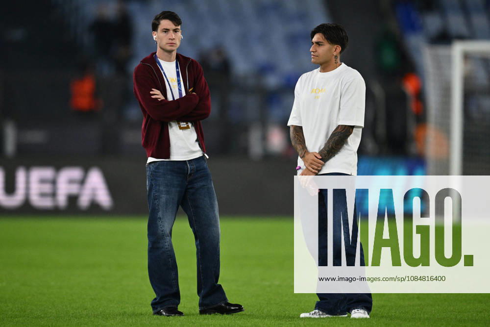 SOCCER - UEFA Champions League - AS Roma vs. Slovan Bratislava Photo by IPA ABACAPRESS.COM89959188 - Matias Soule and Santiago Castro of A.S. Roma before the UEFA Champions League Matchday 3 soccer match between A.S. Roma and S.K. Slovan Bratislava at the Olympic Stadium on October 20, 2026, in Rome, Italy. Rome Italy