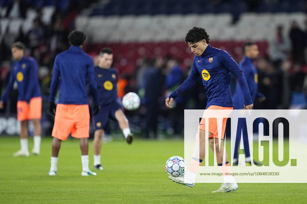 Xavi Espart of FC Barcelona, Barca warms up during the UEFA Champions League 2026 27 League Phase MD3 match between Paris Saint-Germain and FC Barcelona at Parc des Princes on Octuber 20, 2026, in Paris, France. Paris France - ZUMAa181 20261020_zaa_a181_024