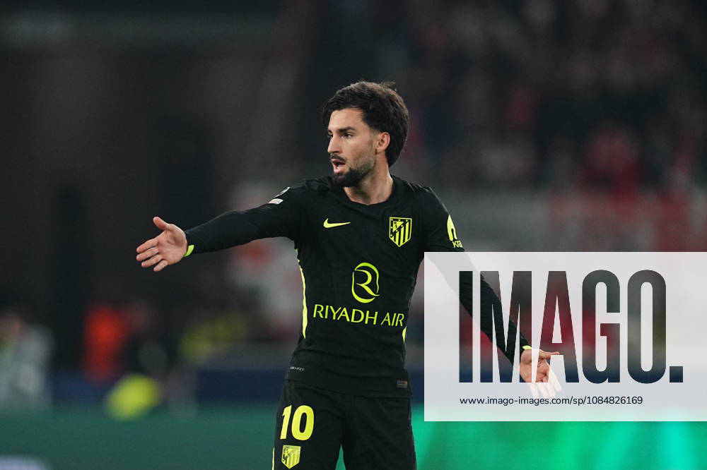 Álex Baena of Atlético Madrid during the match against VfB Stuttgart in the group stage of the UEFA Champions League at MHPArena in Stuttgart, Germany, on October 20, 2026. DeFodi Images